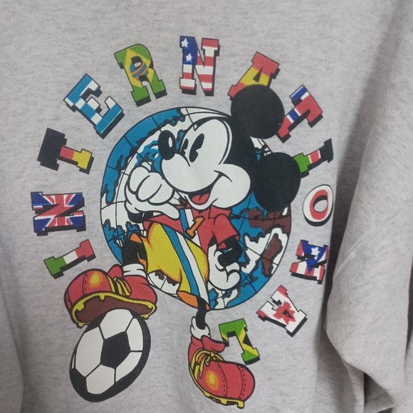Vintage 90's Mickey Mouse International Soccer Themed Sweatshirt Large - Picture 2 of 7